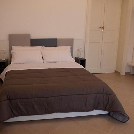 Casapaola B&B Rooms อาชิเรอาเล ภายนอก รูปภาพ