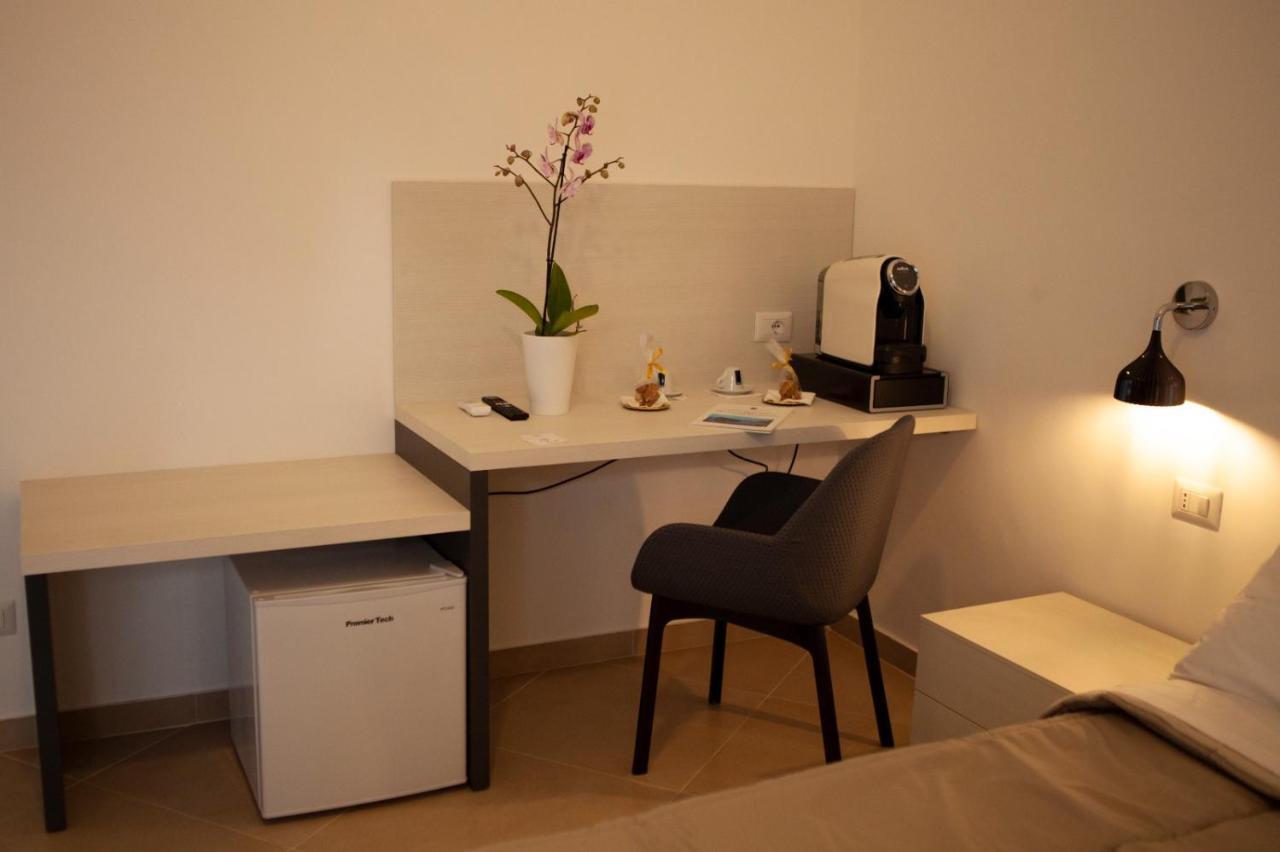 Casapaola B&B Rooms อาชิเรอาเล ภายนอก รูปภาพ
