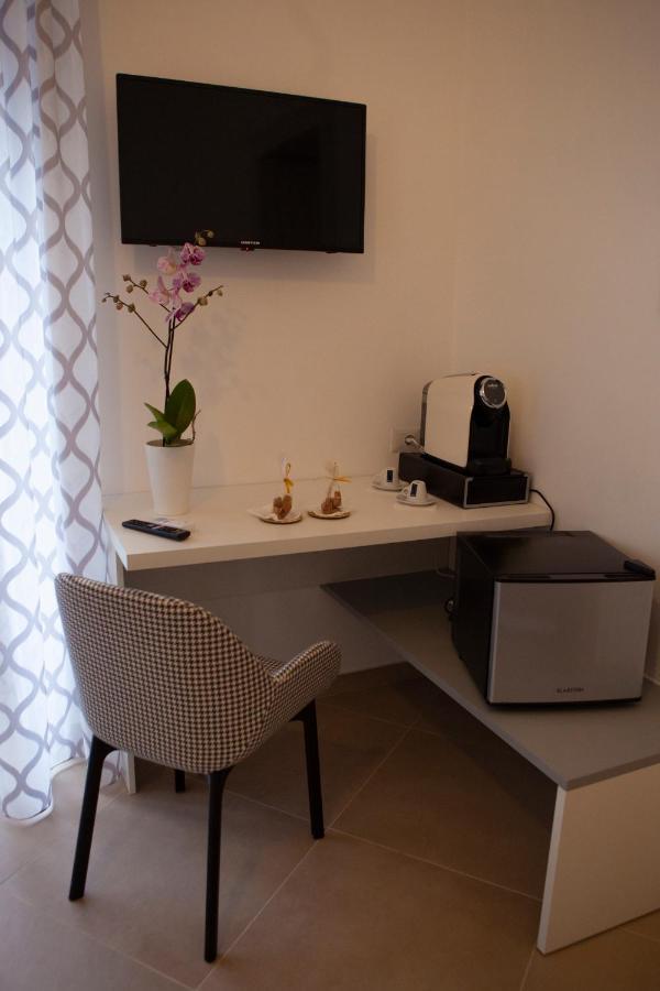 Casapaola B&B Rooms อาชิเรอาเล ภายนอก รูปภาพ